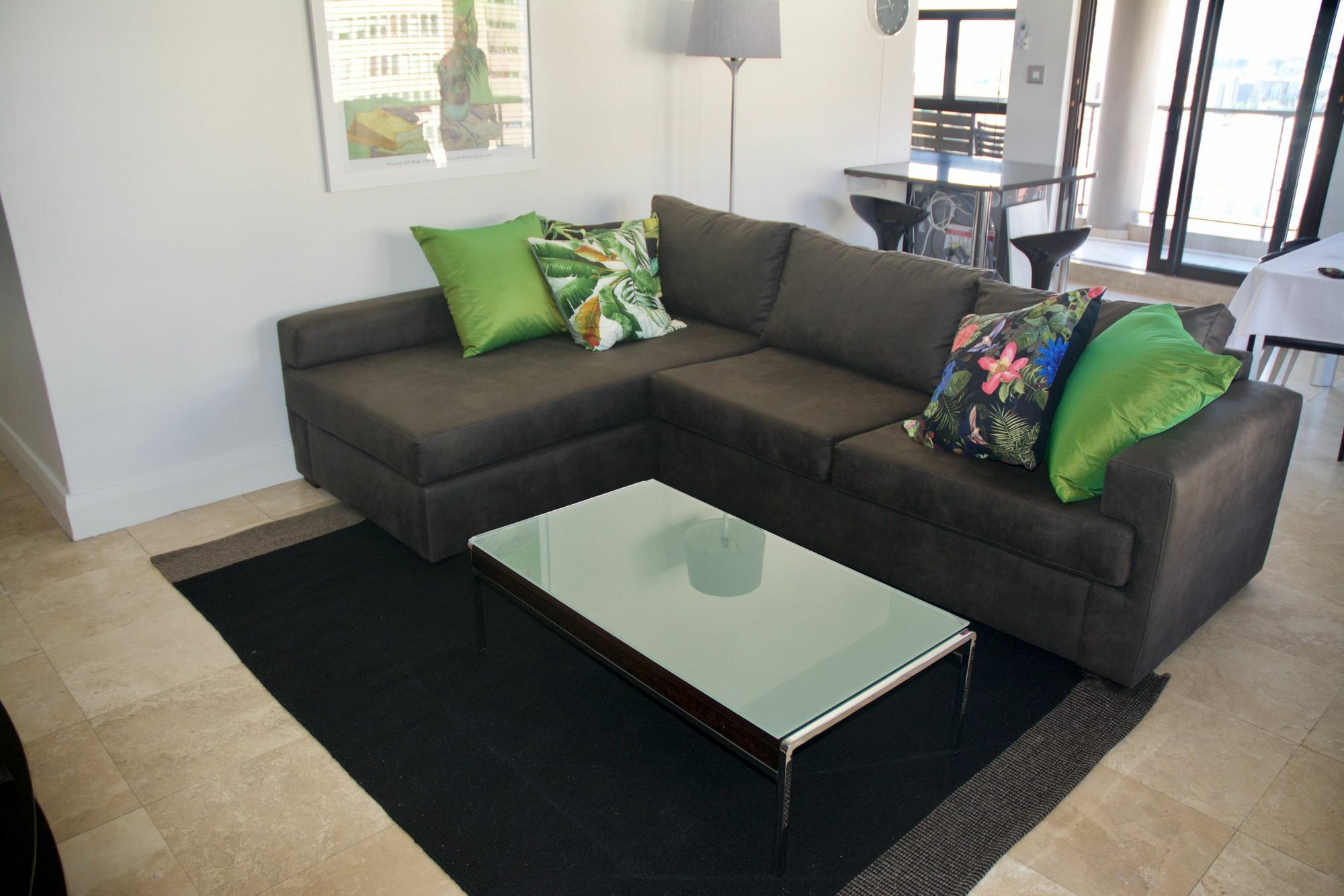 Avenue One Apartamento
